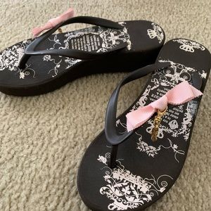 New Juicy Couture Flip Flops